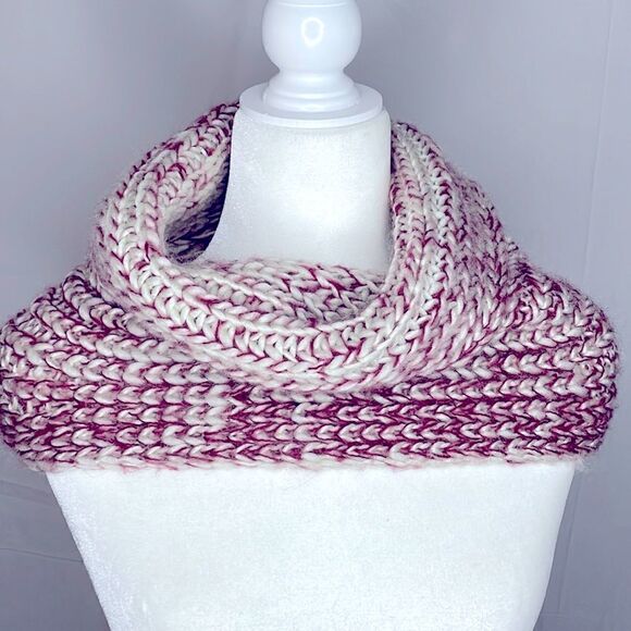 Scarf Infinity Chunky knit warm and cozy - Picture 1 of 5